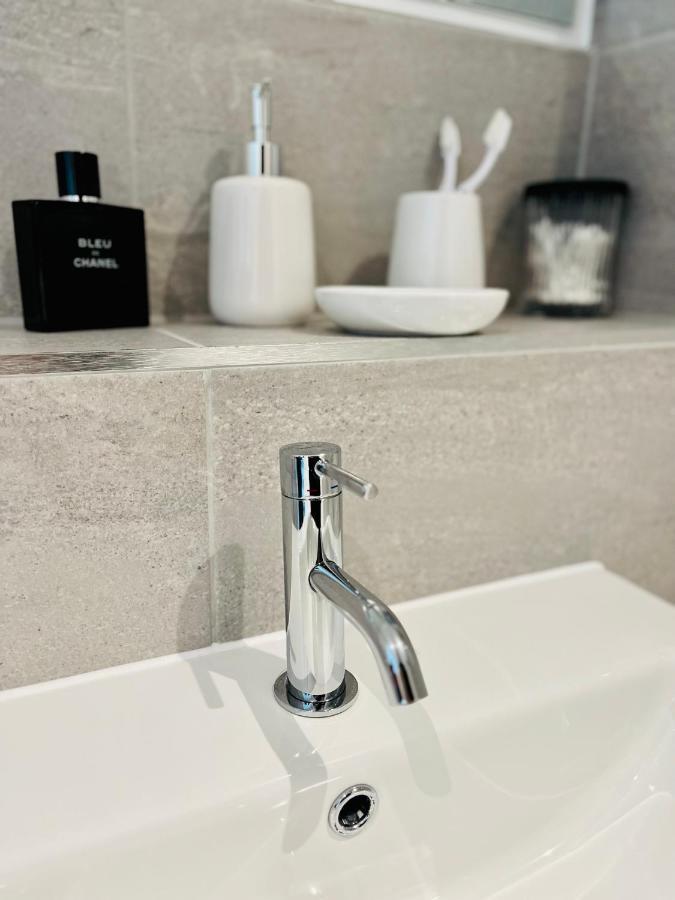 Fabulous One Bedroom Apartment Near Old Trafford Stadium แมนเชสเตอร์ ภายนอก รูปภาพ